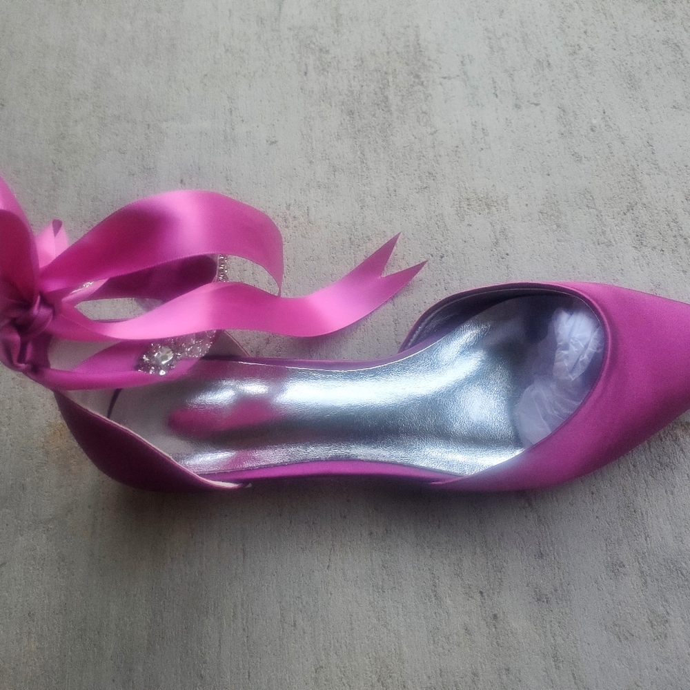 Purple satin dress shoe, size 10 NWT - Picture 2 of 2